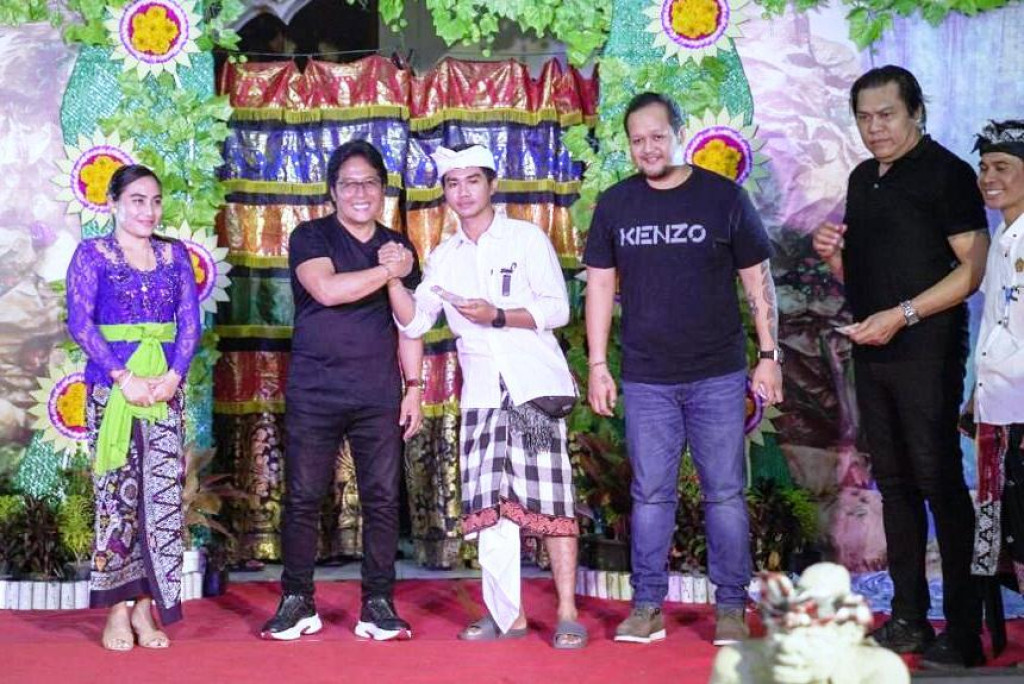 Bupati Giri Prasta Hadiri Puncak HUT ST. Armada Ke-57